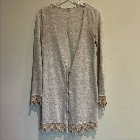 Free People Sweaters - Free People Gray and Tan Cardigan with Crochet Trim Linen Cardigan sz L